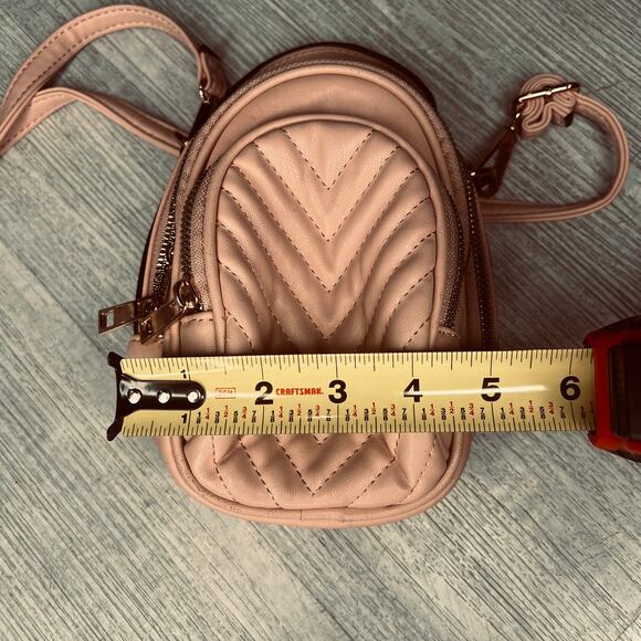 Pink mini purse with gold zipper and accents. - Picture 5 of 13